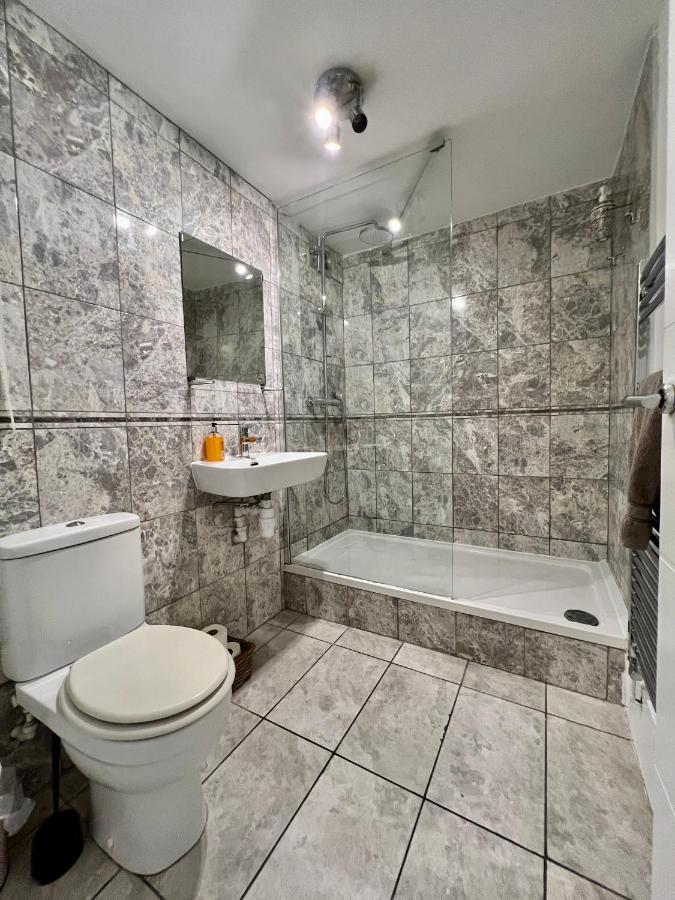 Great 2 Bedrooms Apartment 15 Mins From The Centre 런던 외부 사진