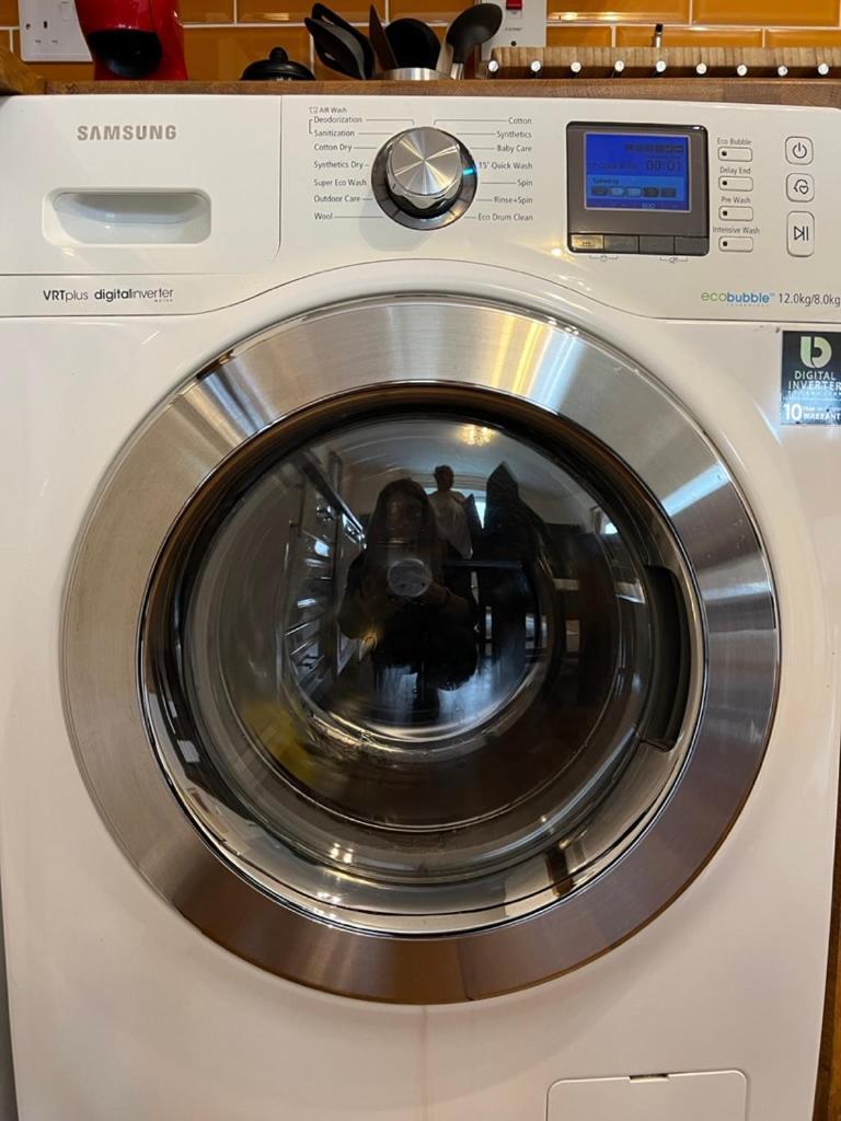 Great 2 Bedrooms Apartment 15 Mins From The Centre 런던 외부 사진